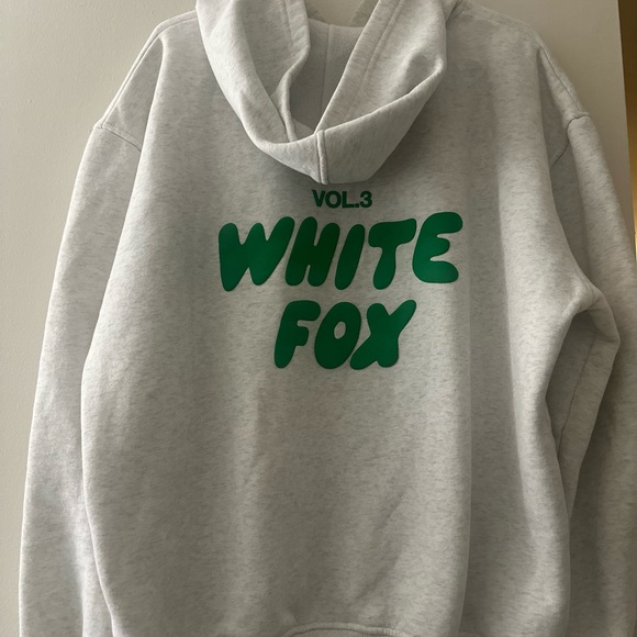 White Fox Hoodie Size L/XL - Picture 2 of 3